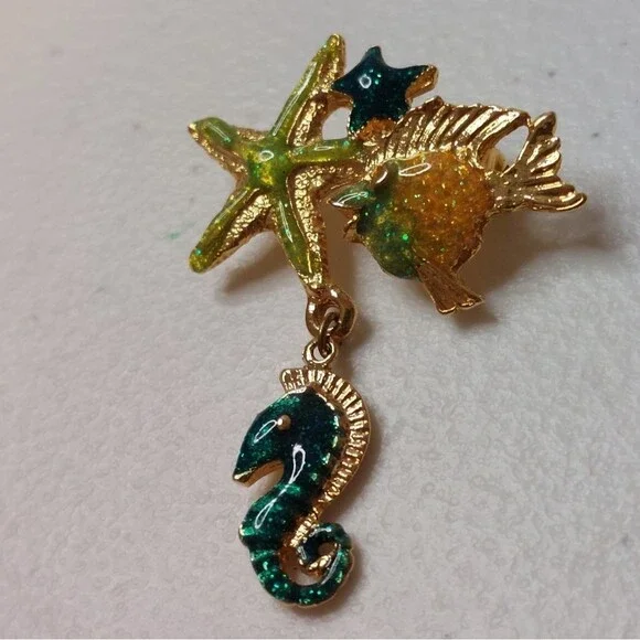 Vintage Gold Tone Enameled Sea Creatures Brooch Pin Fish Seahorse Starfish - Picture 3 of 6